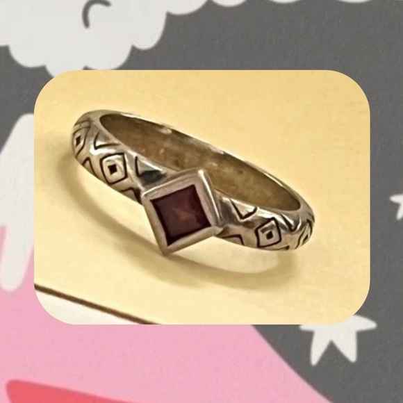 🌀Brighton 🎉rare vintage🎉 • silver abstract triangle ring with purple stone - Picture 1 of 13